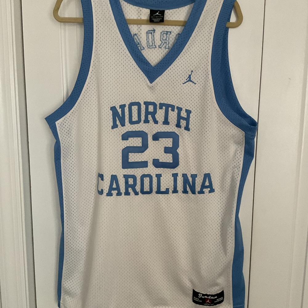 Jordan North Carolina Basketball Jersey - White and Blue 1982 size L length